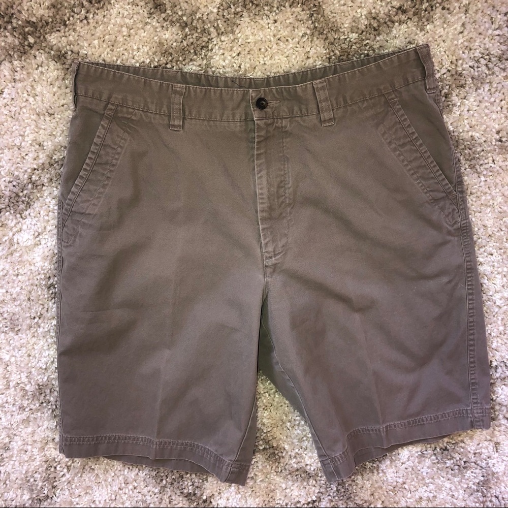 Faconnable flat front shorts...Size 38